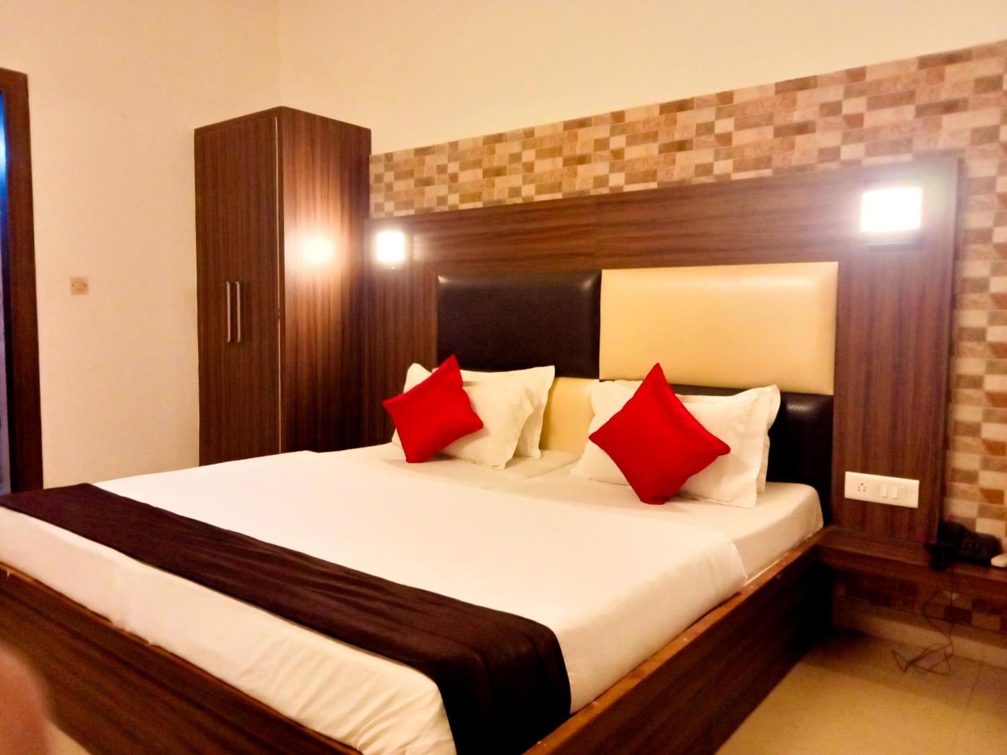 Hotel Shyam Palace India